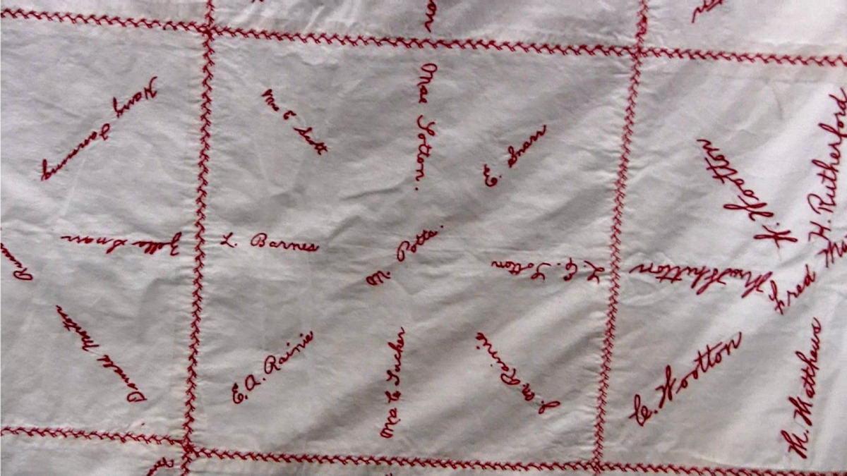 red cross quilt26.jpg