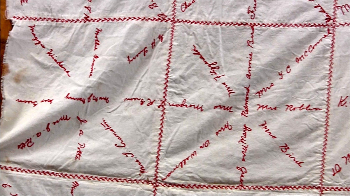 red cross quilt11.jpg
