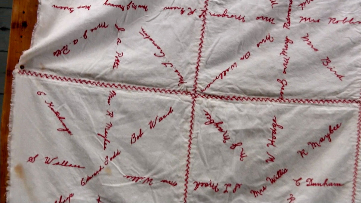 red cross quilt15.jpg