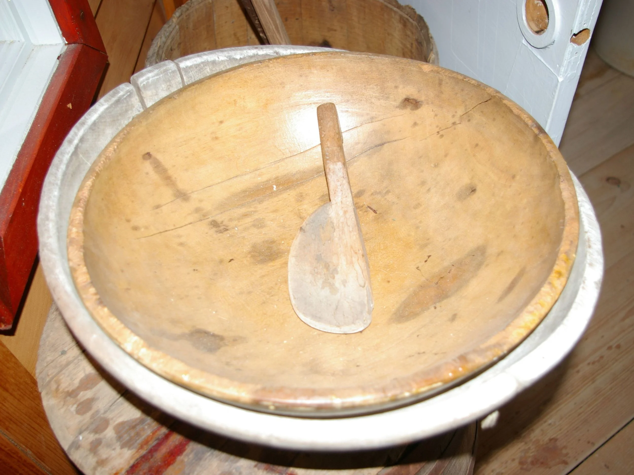 Wooden bowl for working butter