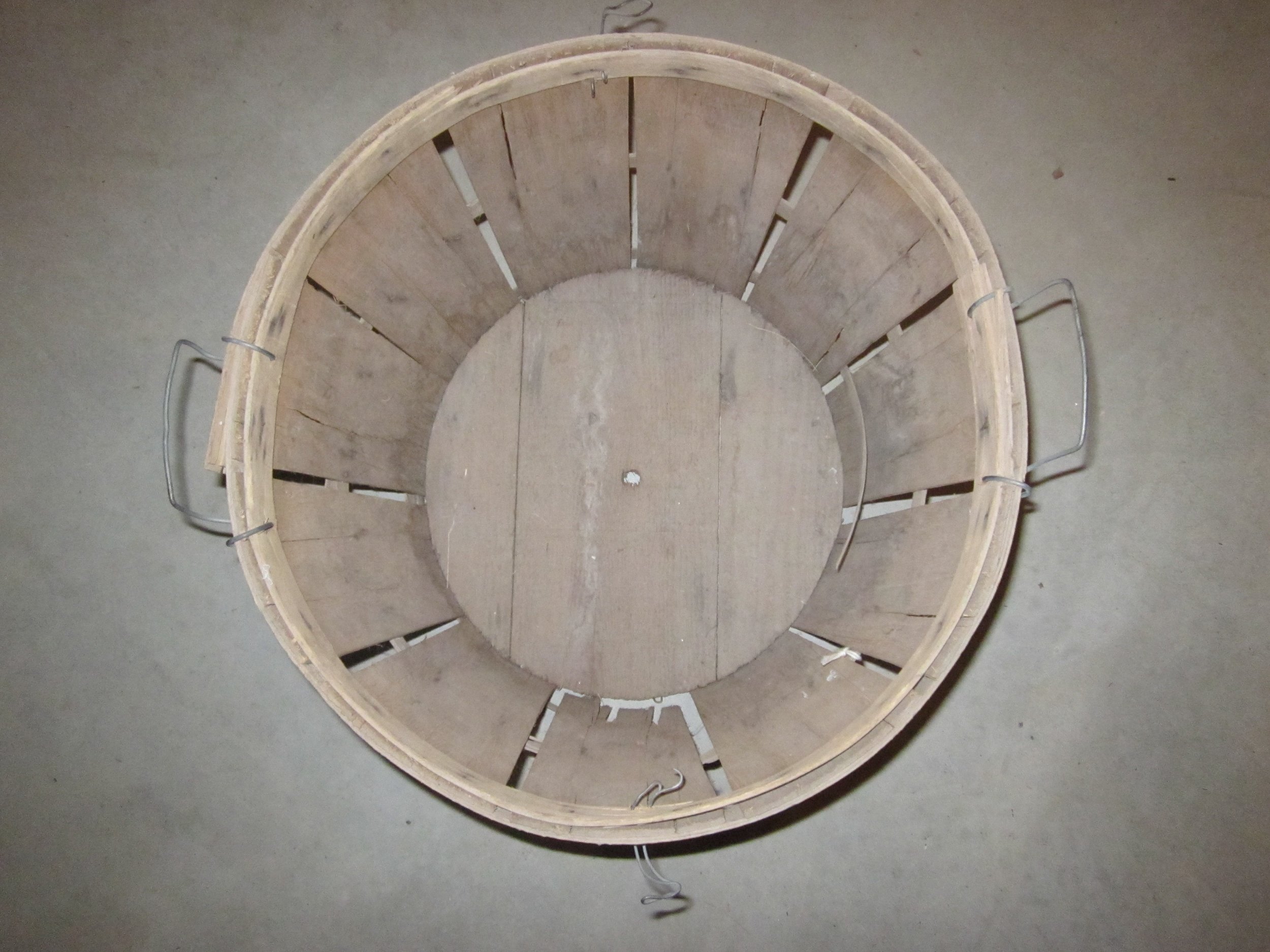 Bushel basket