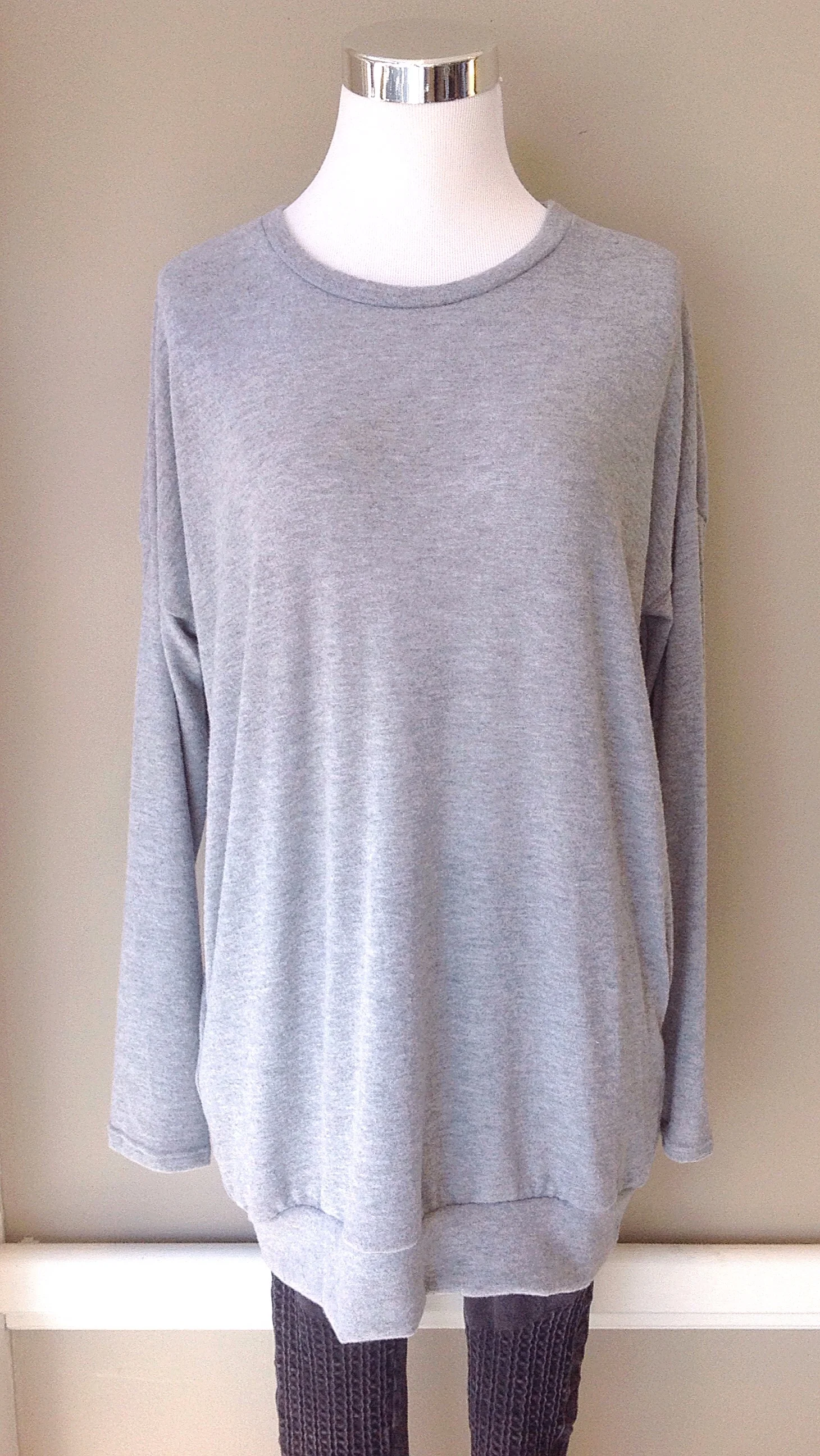 Also available in light grey.