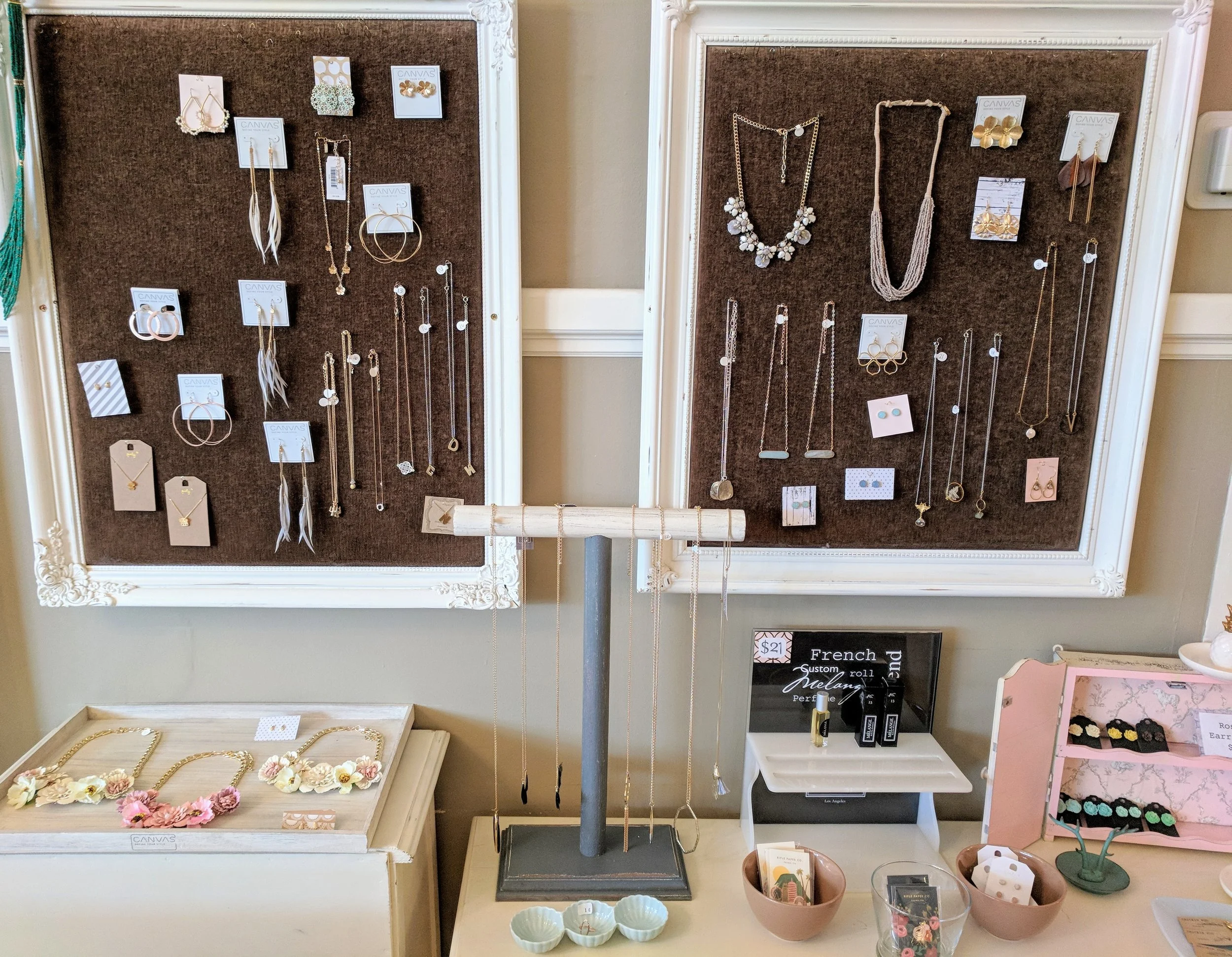 New Jewelry including necklaces and earrings 