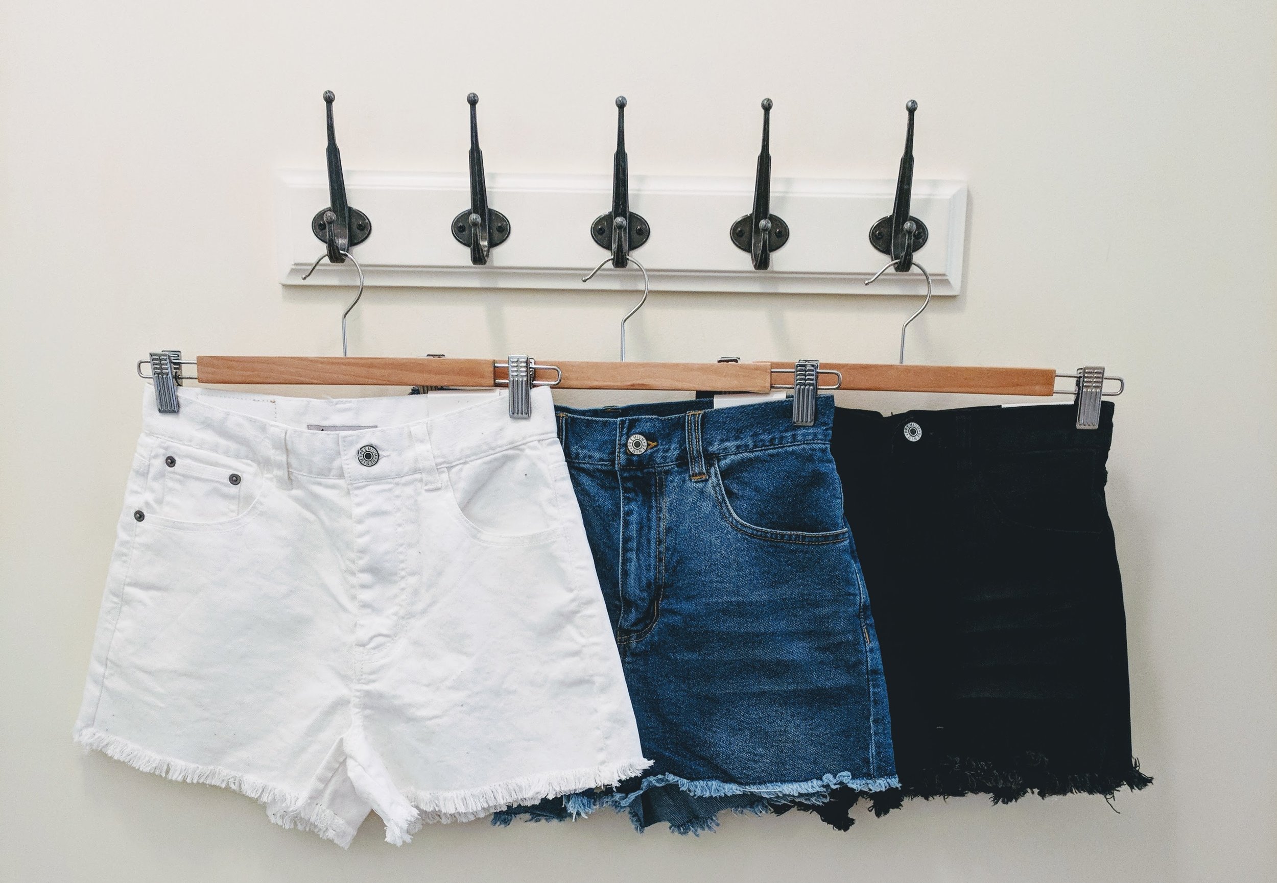 Denim raw edge shorts. White, Denim and Black. 