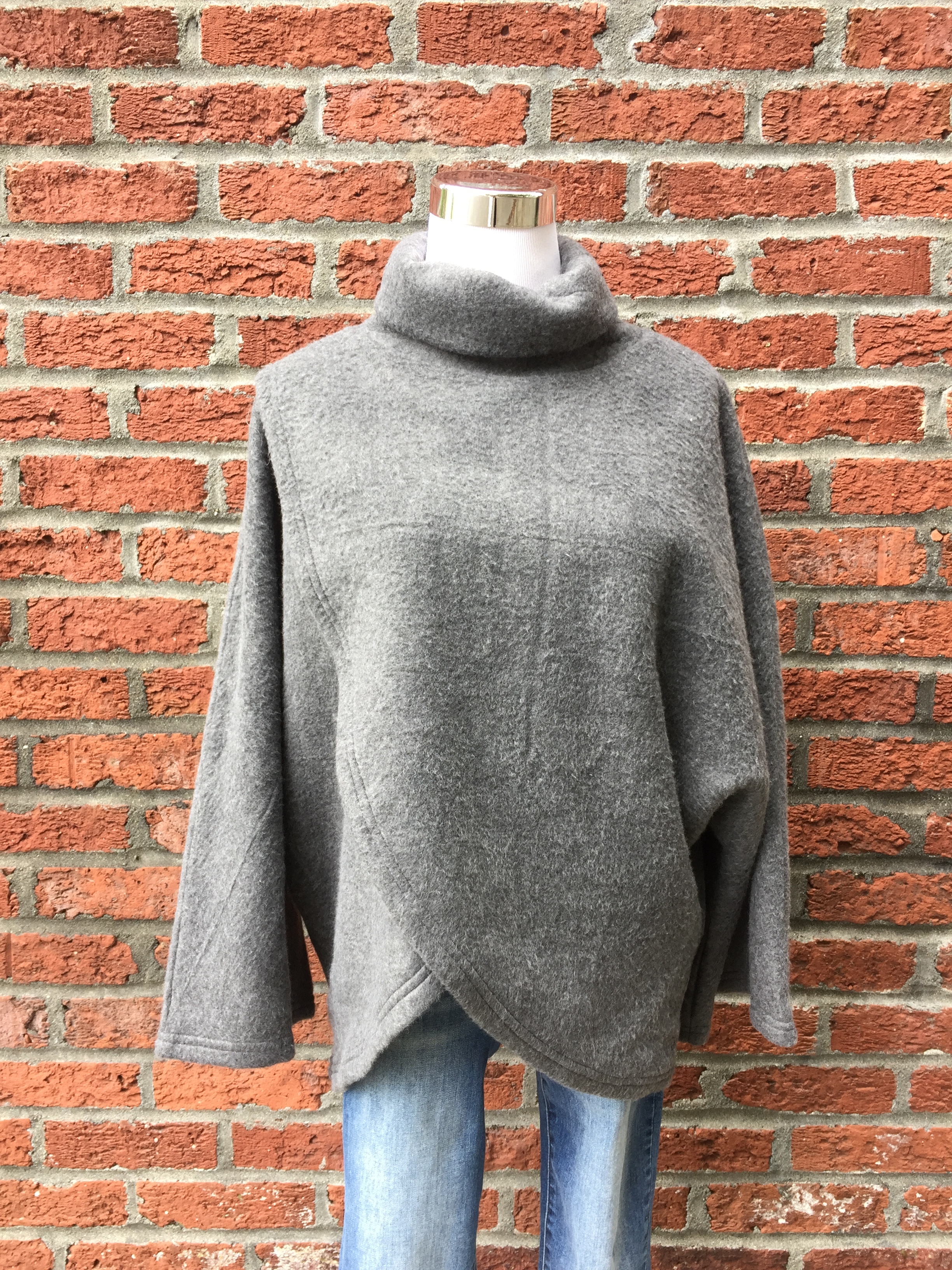 Soft Wrap Front Top (Grey or Rust)