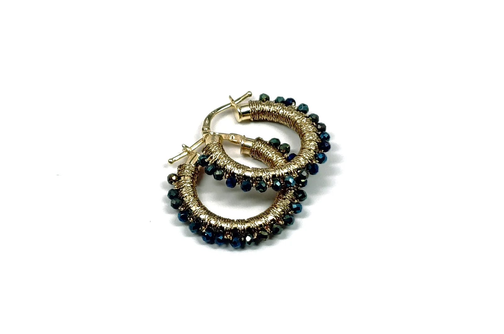 NME109 20MM 14KT YELLOW GOLD HOOPS HAND WOVEN WITH GREEN SPINEL.jpg