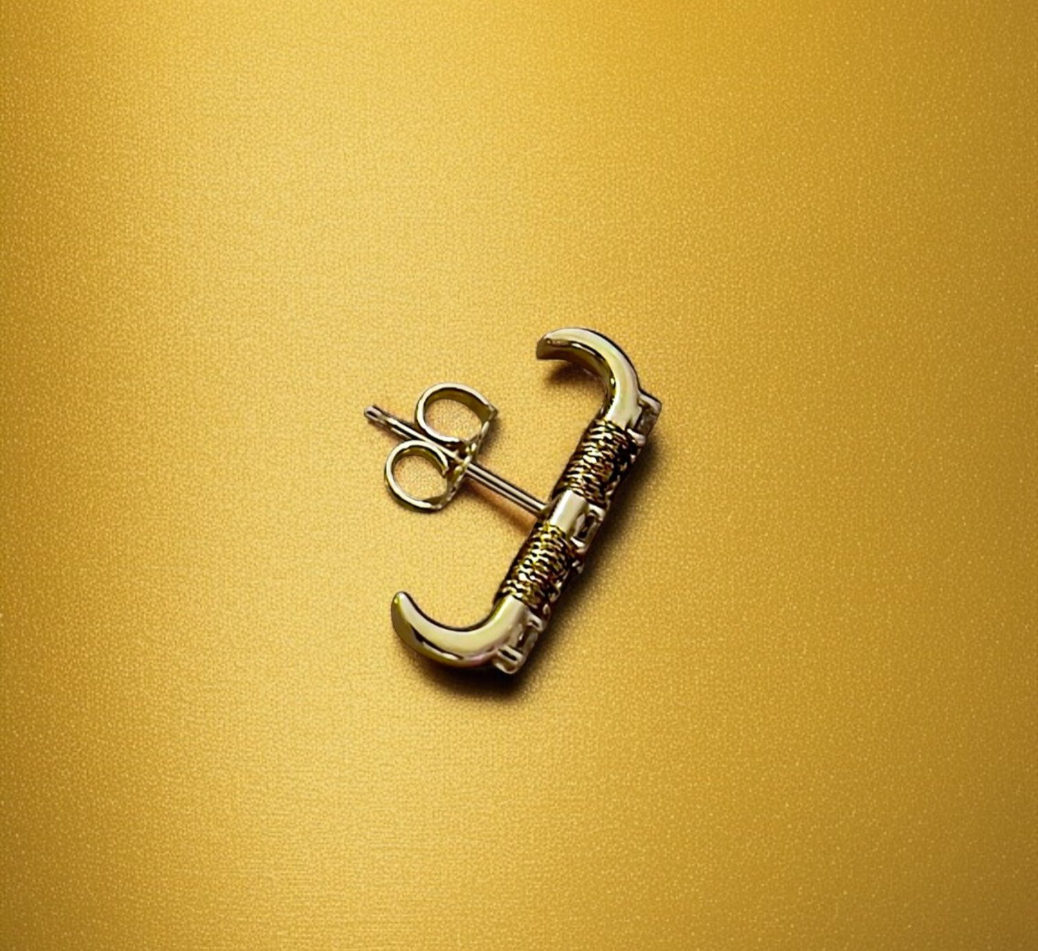ERCBG106YG+14KT+YELLOW+GOLD+18.54x2.45+MM%2C+AND+DIAMOND+SINGLE+PIERCED+EAR+CUFF+AD+2.png