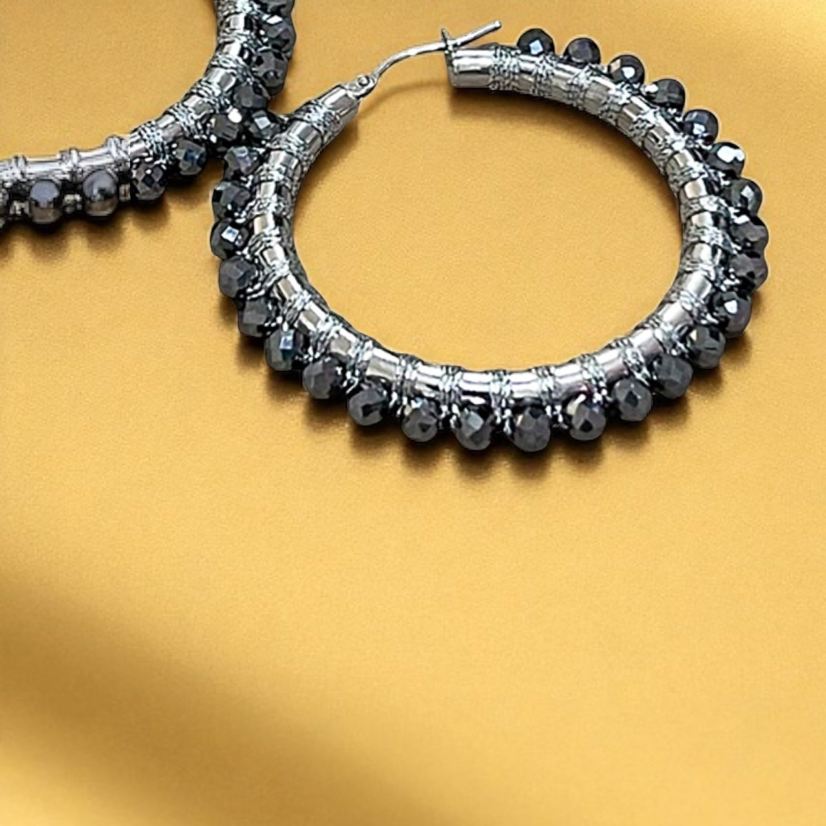 EDL100WG+14KT+WHITE+GOLD+HOOPS+HAND+WOVEN+WITH+TERAHERTZ+AD+2.png