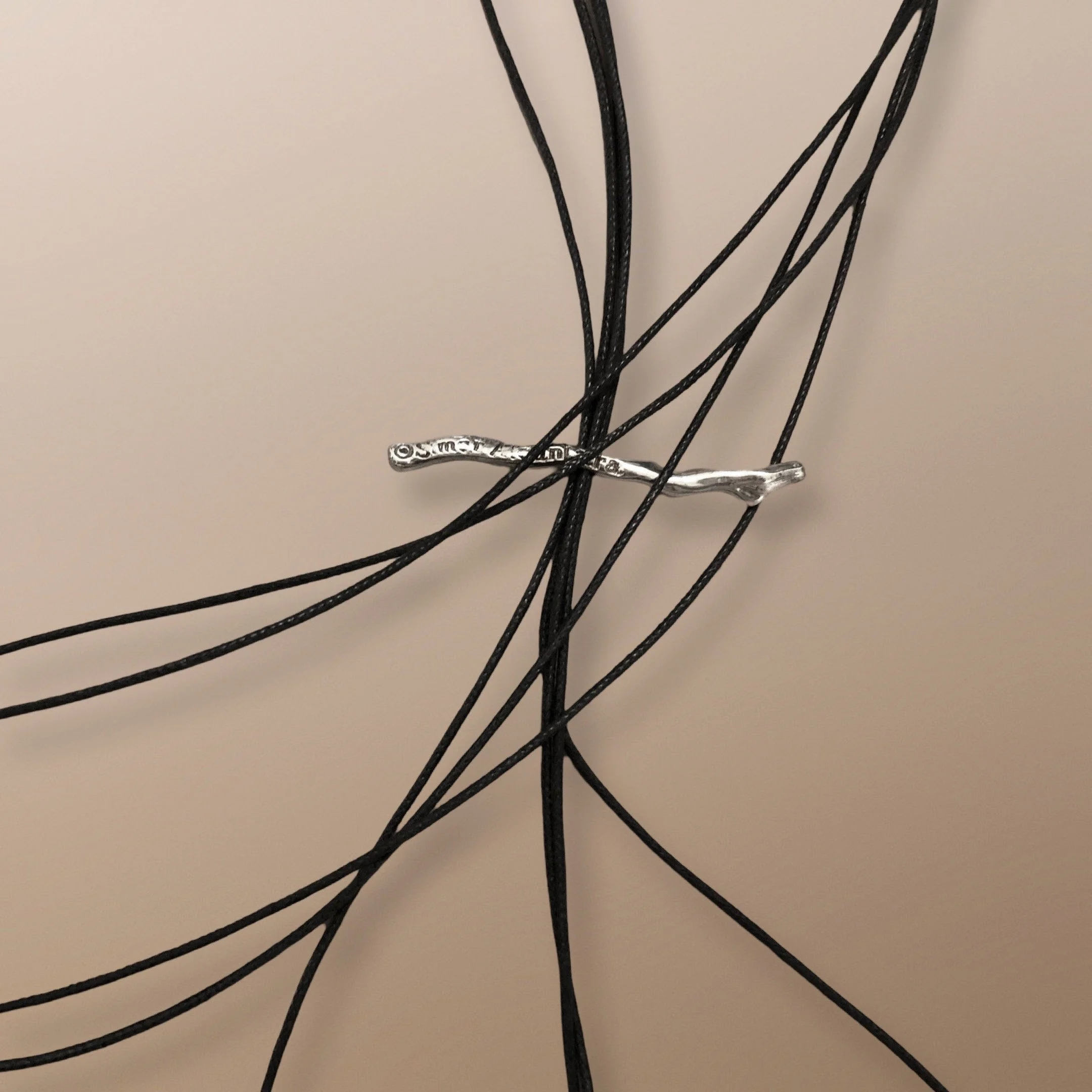 NFLW121 CRESCENT PENDANT SIMON ALCANTARA AD 3.JPG