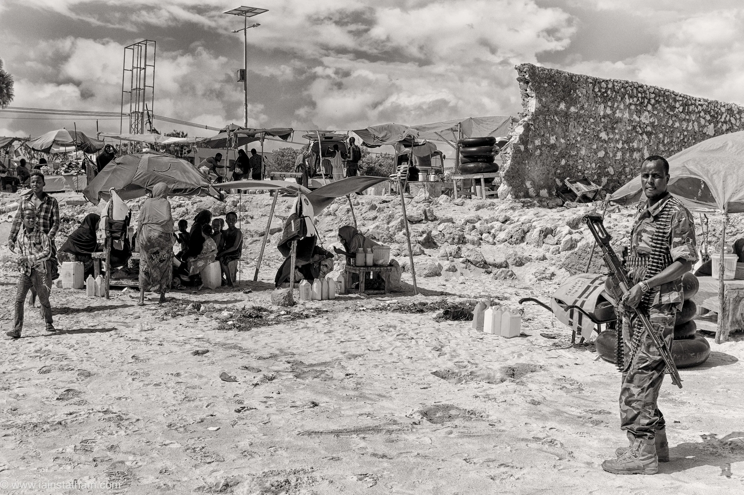 som - mog - 2015 - bw-2.jpg
