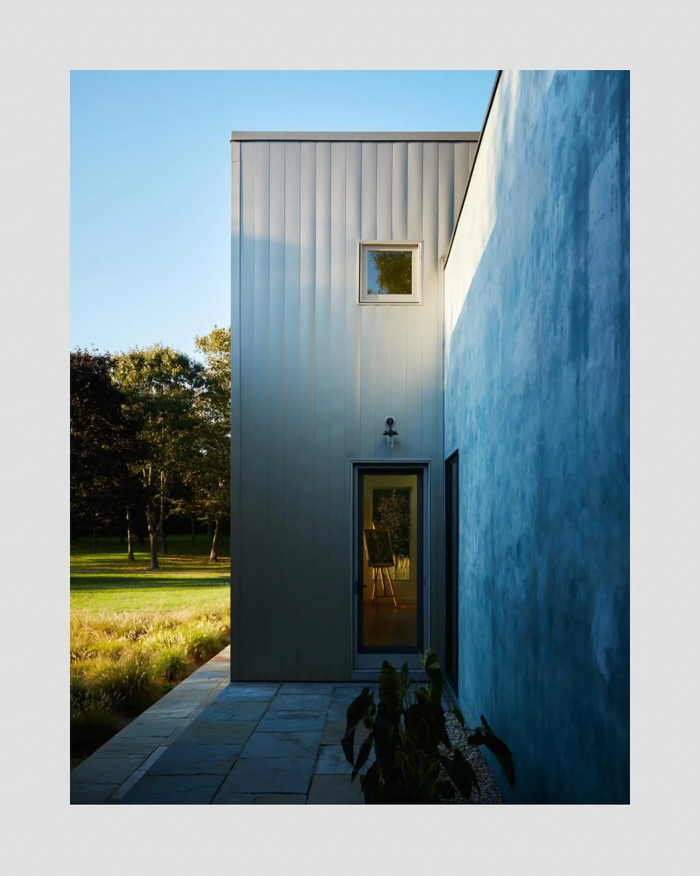 In Rhode Island for one last Summer weekend before back to school and Fall travel!

Shown here in a house I designed for my mom more than a decade ago. 

@timlenzphoto photo credit
@aurora_farewell_architects 
#womeninarchitecture 
#contemporaryhomes