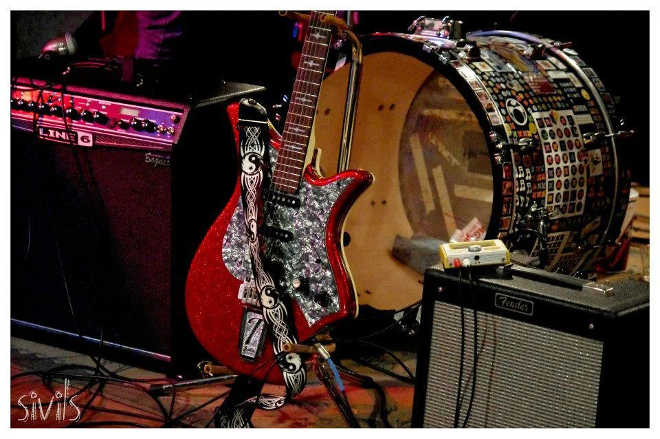 Hippie Gtr.jpg