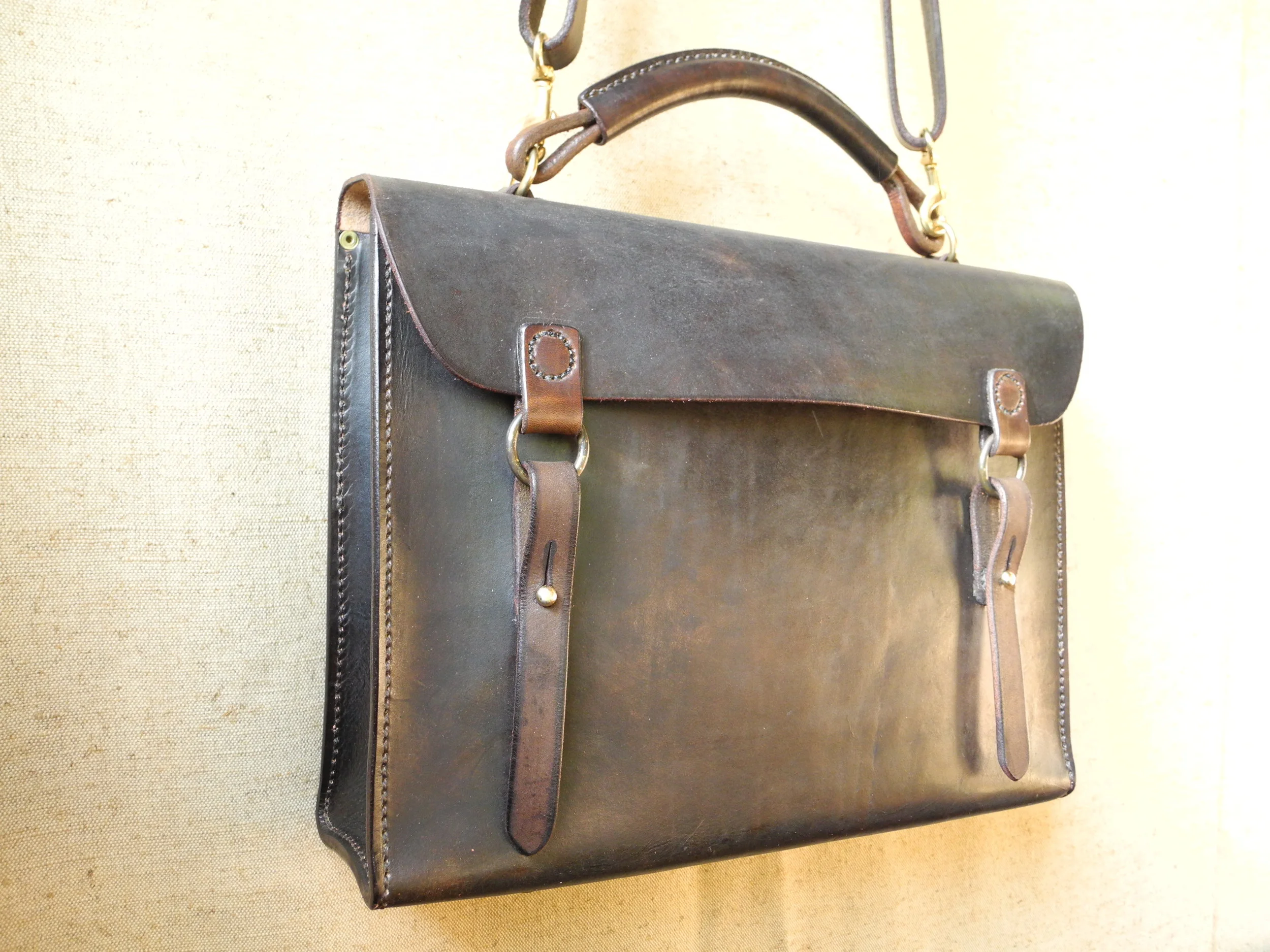 briefcase_damian