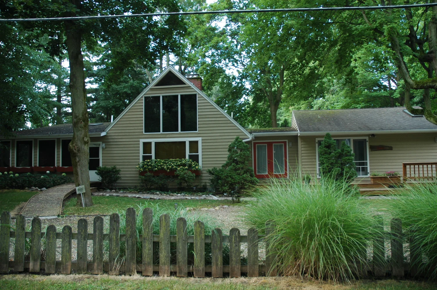 Harbor Country Cottage 