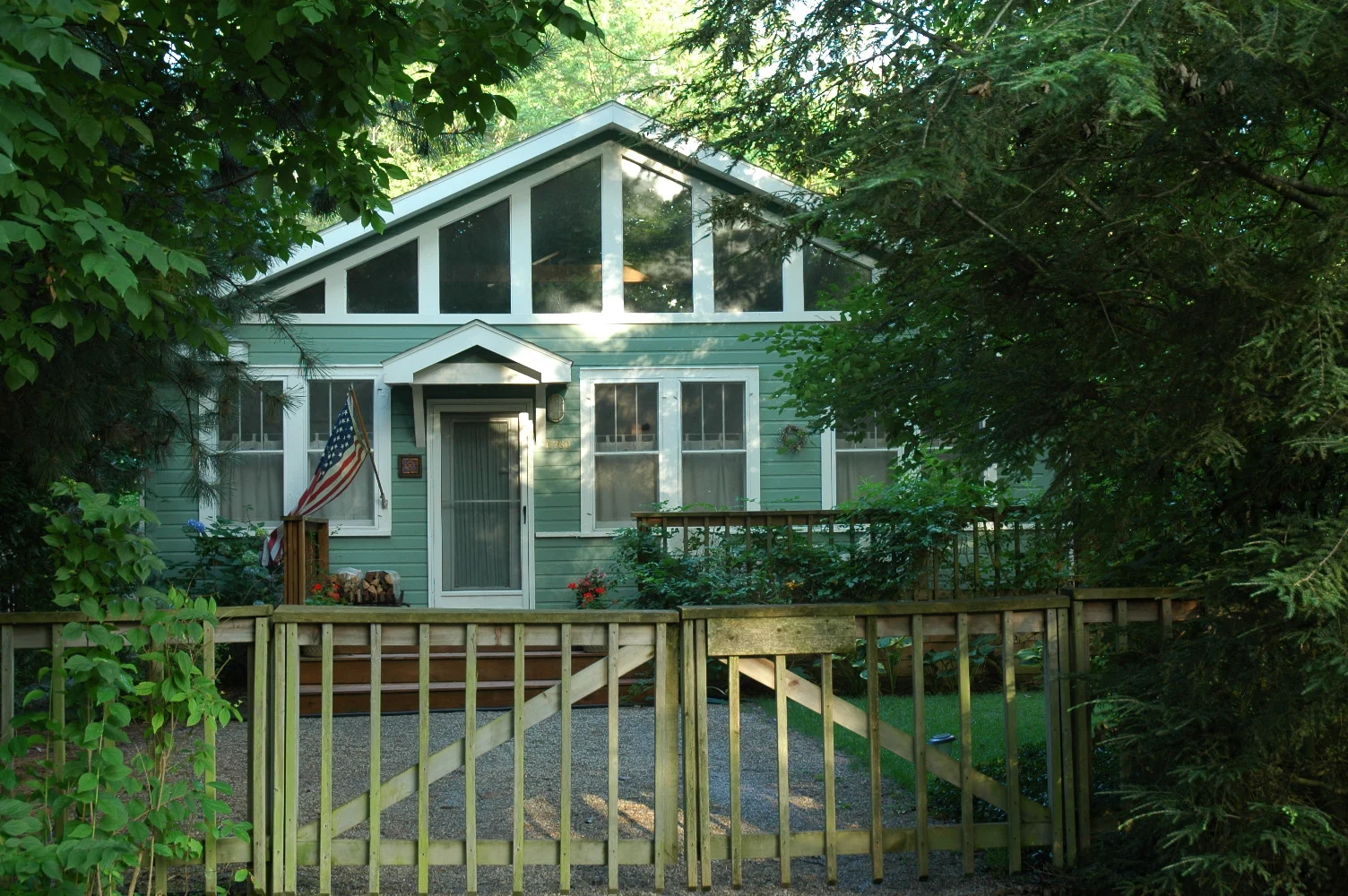 Harbor Country Classic Cottage 