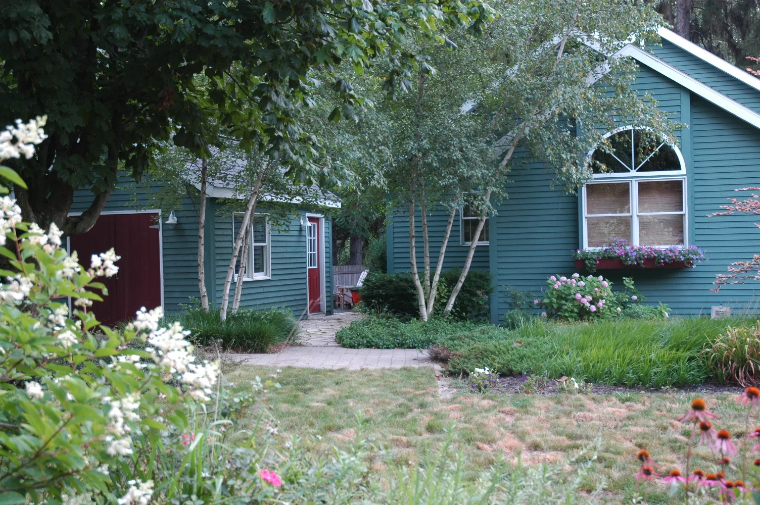 Harbor Country Cottage 
