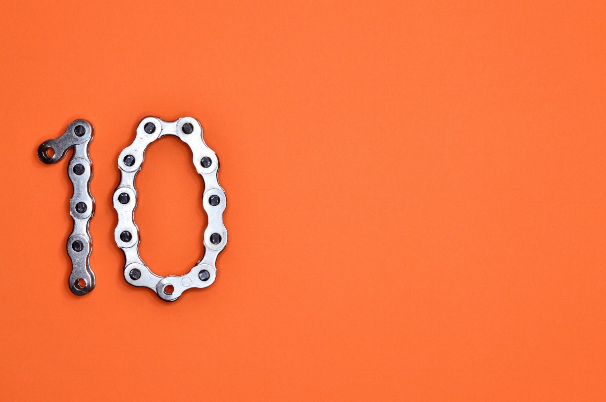 Picture of the number 10. Accompanies article about 10 apps that can improve your business