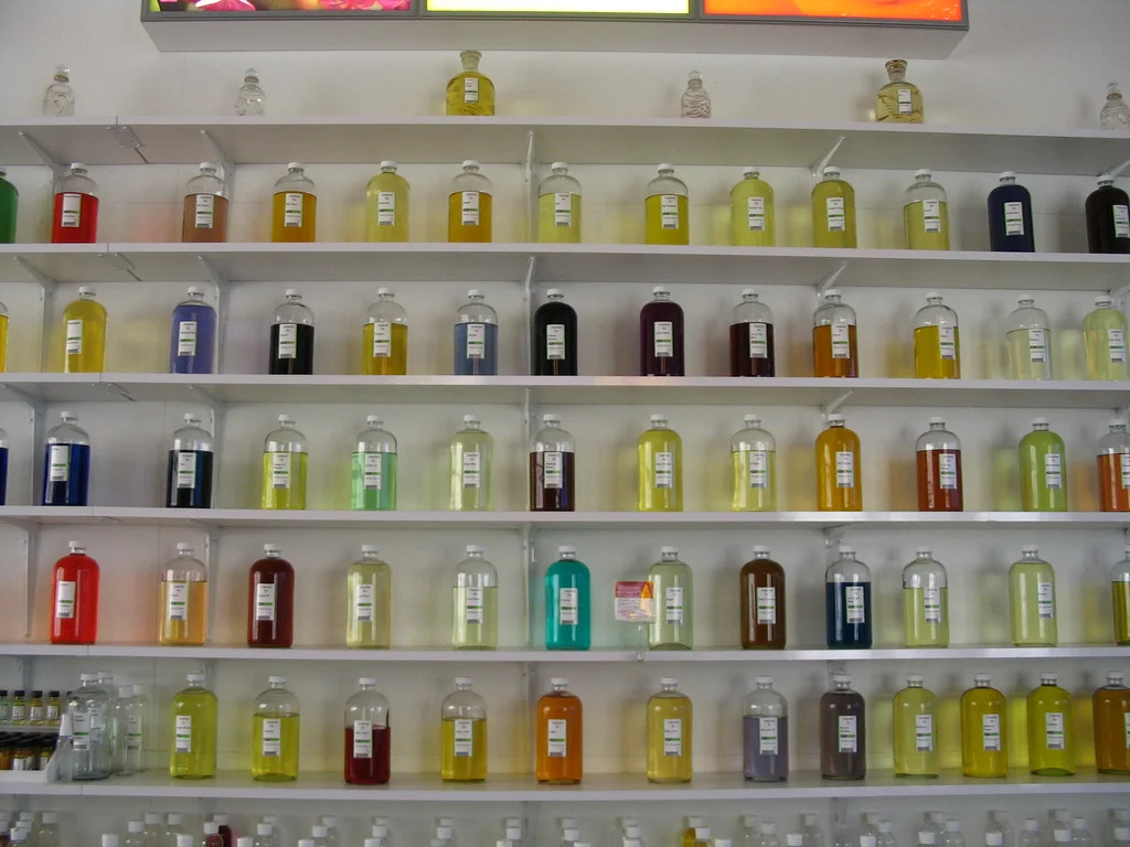 Which one to choose..... Image by Henna Sooq