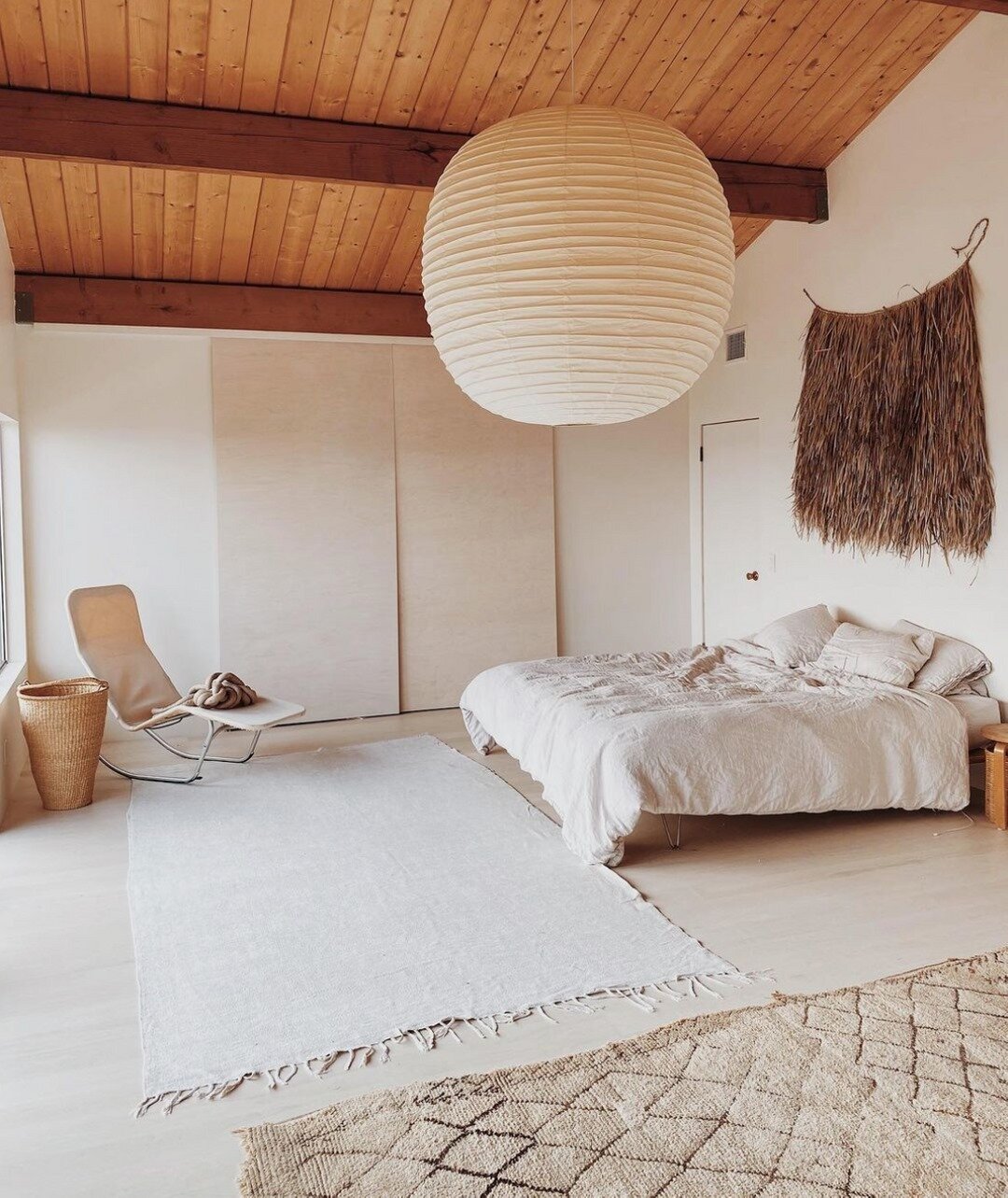 modern minimalist bedroom &mdash;⠀⠀⠀⠀⠀⠀⠀⠀⠀
⠀⠀⠀⠀⠀⠀⠀⠀⠀
via @maraserene⠀⠀⠀⠀⠀⠀⠀⠀⠀
⠀⠀⠀⠀⠀⠀⠀⠀⠀
⠀⠀⠀⠀⠀⠀⠀⠀⠀
#minimalist #modernminimalist #natural  #interiorstyling #minimalmood #japaneseminimalist #scandinaviandesign #wabisabi #hygge