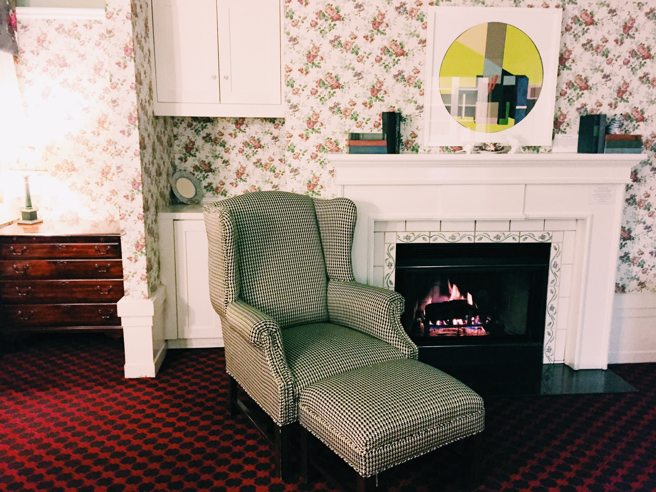 This is the hotel room I stayed at while in San Francisco. Way cool.
