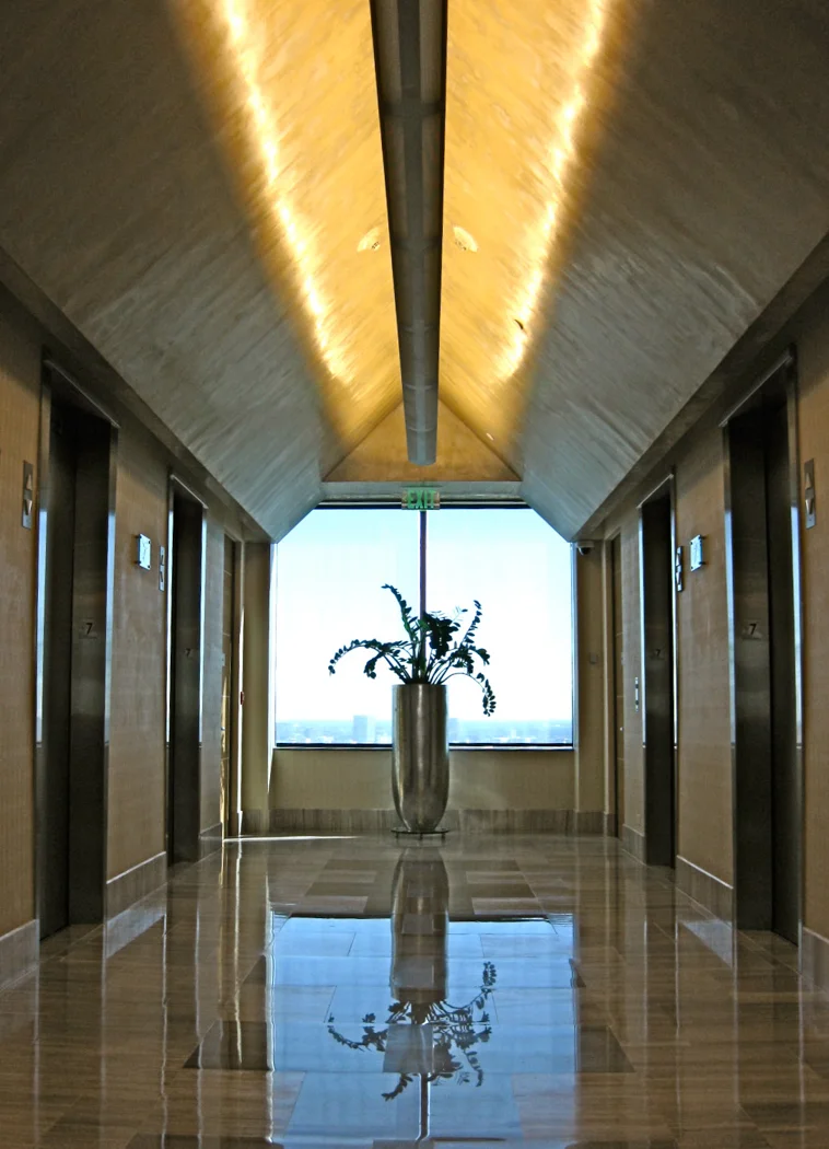 Metallic plaster finish