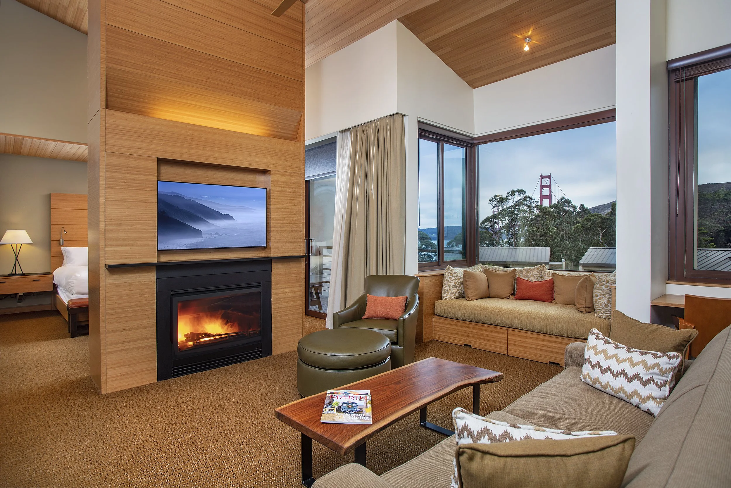 Cavallo_Contemporary_King_Suite.jpg