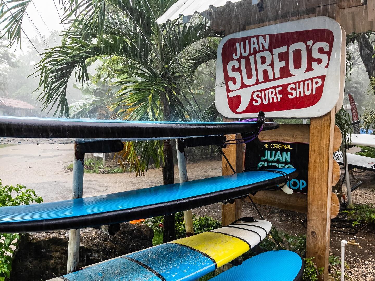 Last day surfing in Playa Guiones, Costa Rica. Turning in our boards and walking back to the resort in a monsoon! 😂😂😂 #werealreadywet #lastdaysurfing #playaguiones #playaguionescostarica #juansurfos #juansurfosurfshop #greatweeksurfing #nosarasurf