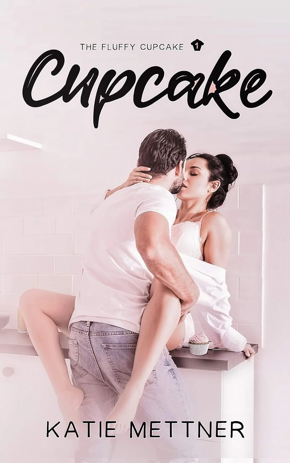 ➡ FREE KINDLE BOOK 👀📚  ➡ ⭐⭐⭐⭐⭐"Super fun chick-lit"  🆓 Cupcake: A Spicy Small-Town Romance (The Fluffy Cupcake Book 1)  🆓 by Katie Mettner  👀📚  