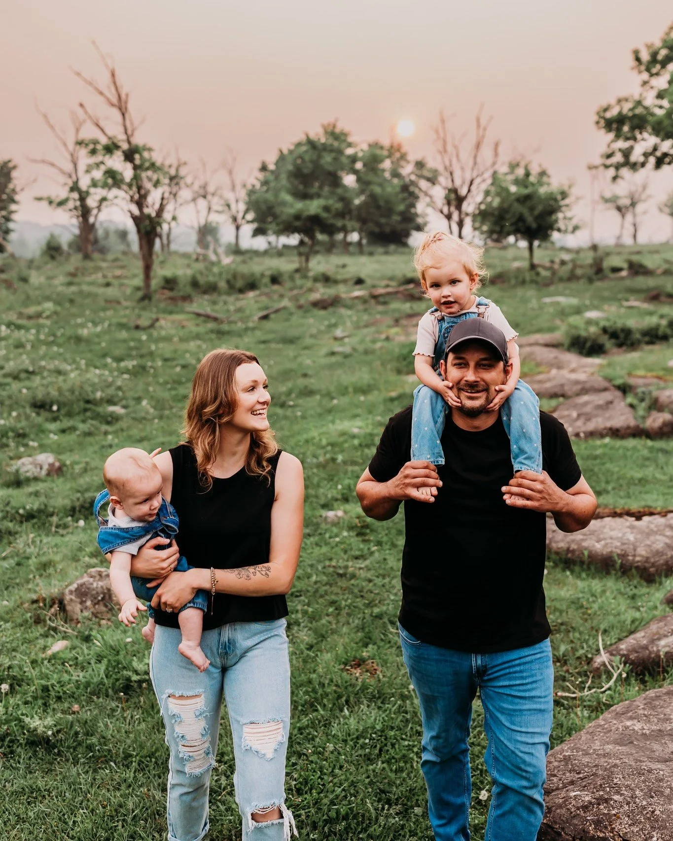 #melissatoyephotography #ottawaweddingphotographer #ottawafamilyphotography #ottawavalley #ottawavalleyphotographer #ottawavalleyfamilyphotographer