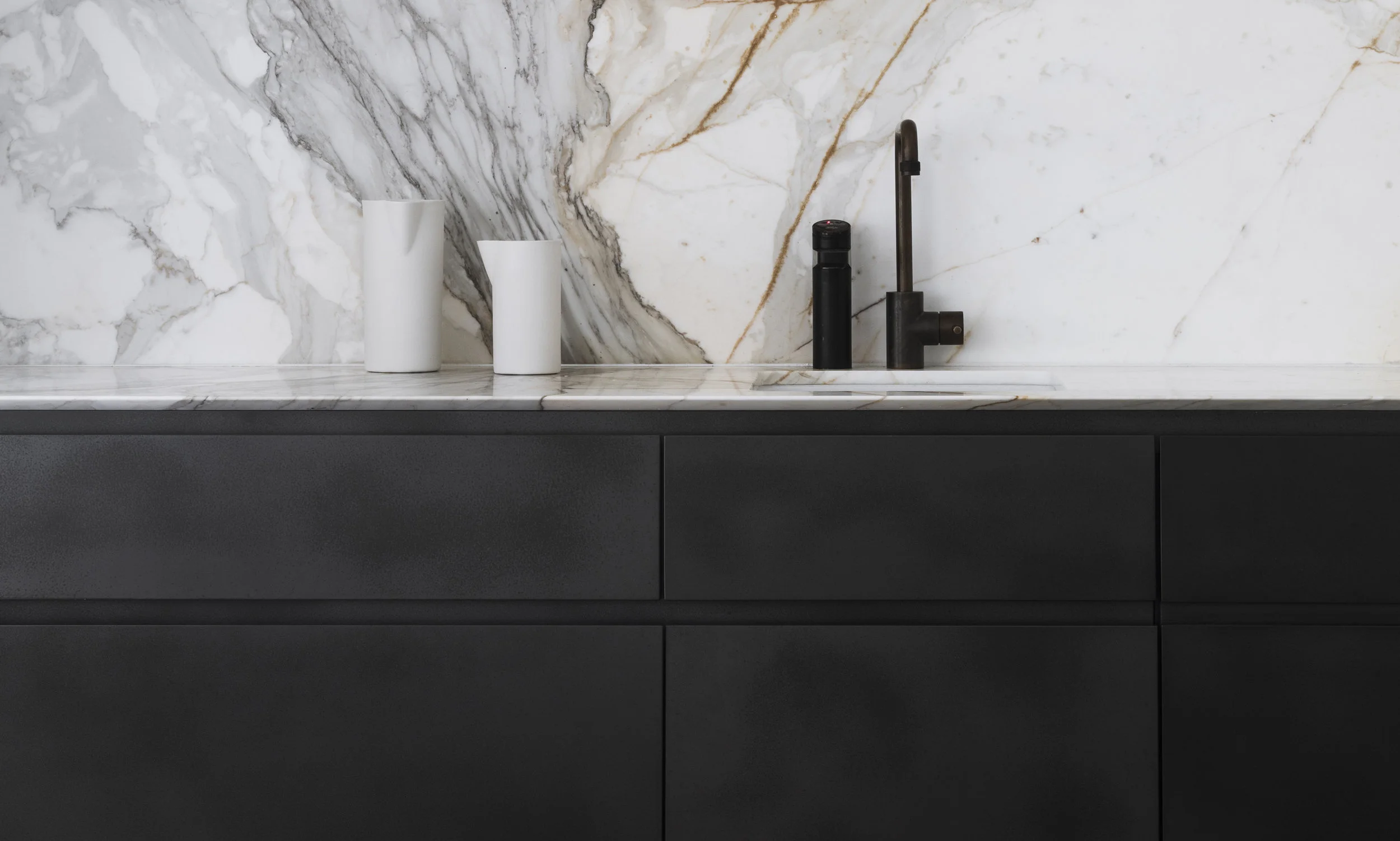 Axolotl_HANDELSMANN + KHAW - Concrete_Slate_Joinery.jpg