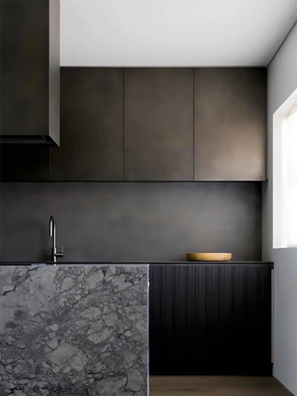 Surface: Anthra Zinc Pseudo Smooth Design: Lawless and Meyerson Joinery: Interior Woodworks Photography: Justin Alexander