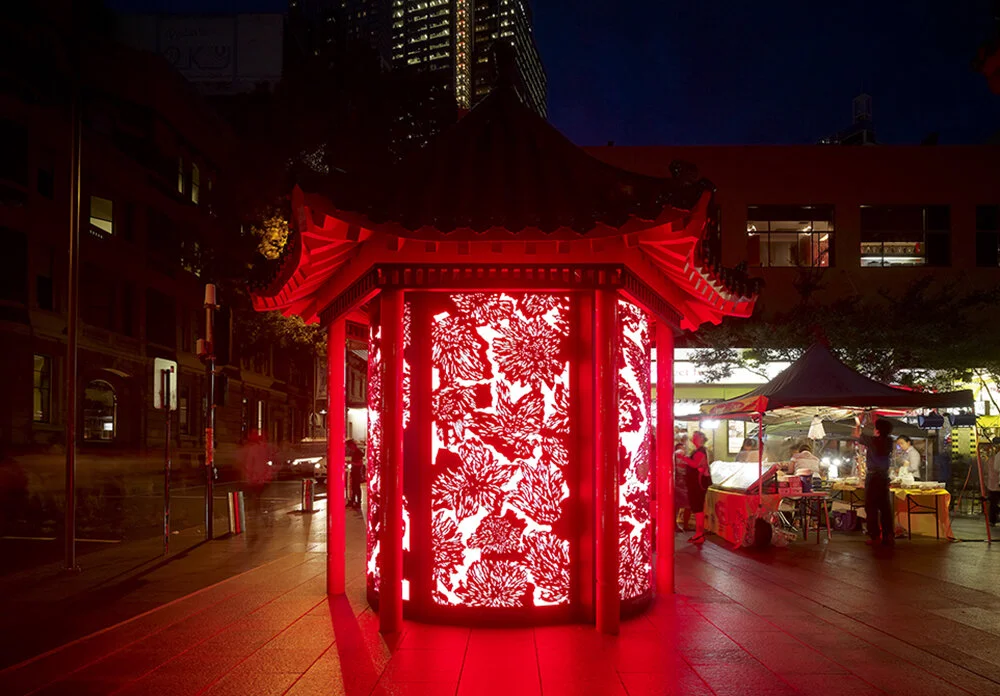 Link_Glass_GraphitePitted_ChinatownKiosk_crop_1000px.jpg