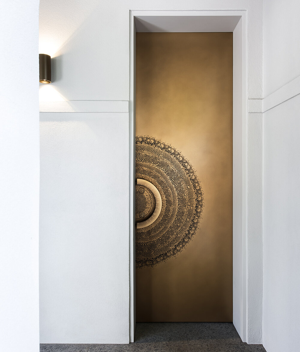 Surface: Gold Bronze Florentine 3D Printed Splice Design Photo: Nicole England