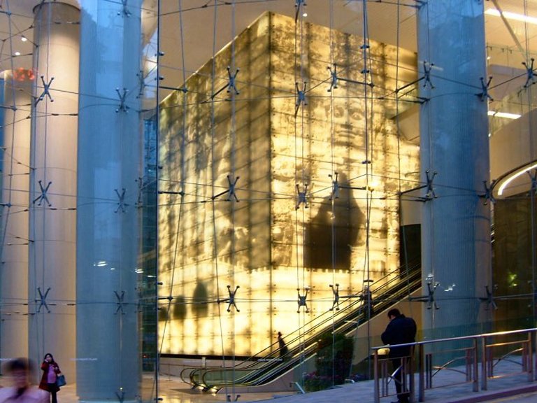 3PacificPlace_Glass_Foyer(3).jpg