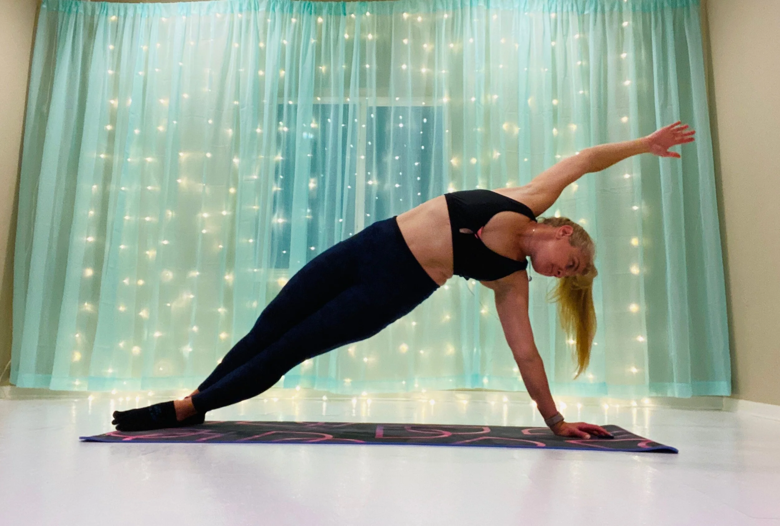 @jbirdpilates strengthening her core.  Jenny offers virtual classes via Zoom 3-4 times a week.  Visit her IG page for the schedule.