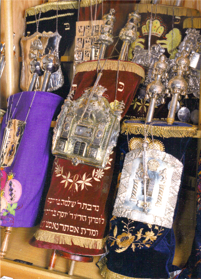 Alexander Torah with red cover in the Ark
