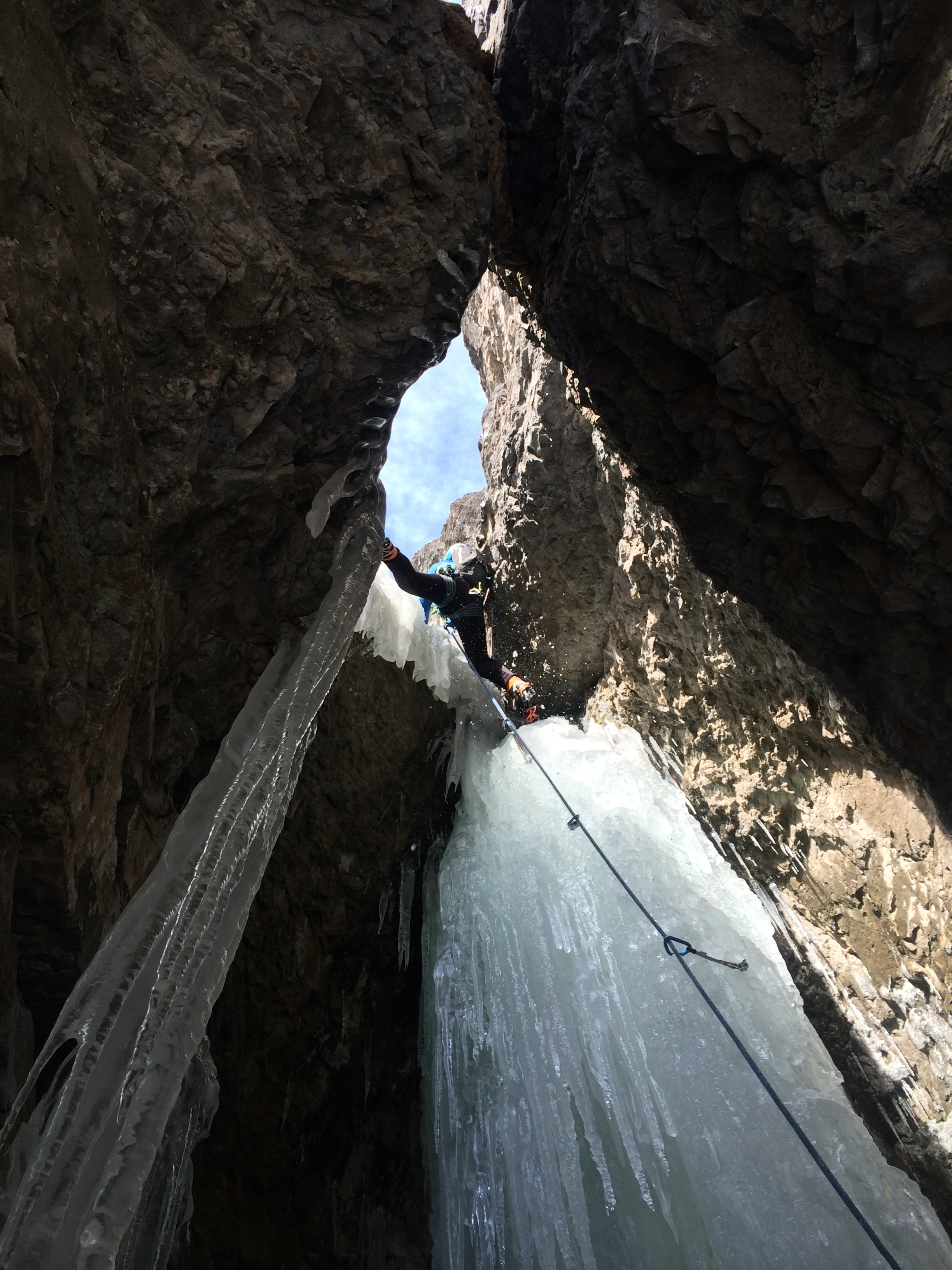 Angela Hawse showing us how it's done on the AMGA Ice Instructor Course. Photo: Erin Smart