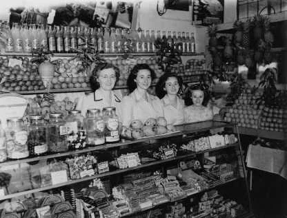 Rizzuto-fruit-shop-416x317.jpg