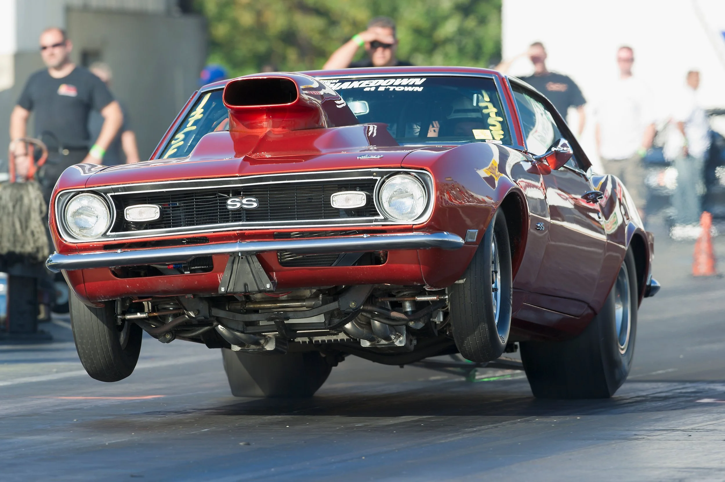 chevrolet-camaro-ss-drag-launch-front-wheels-up.jpg