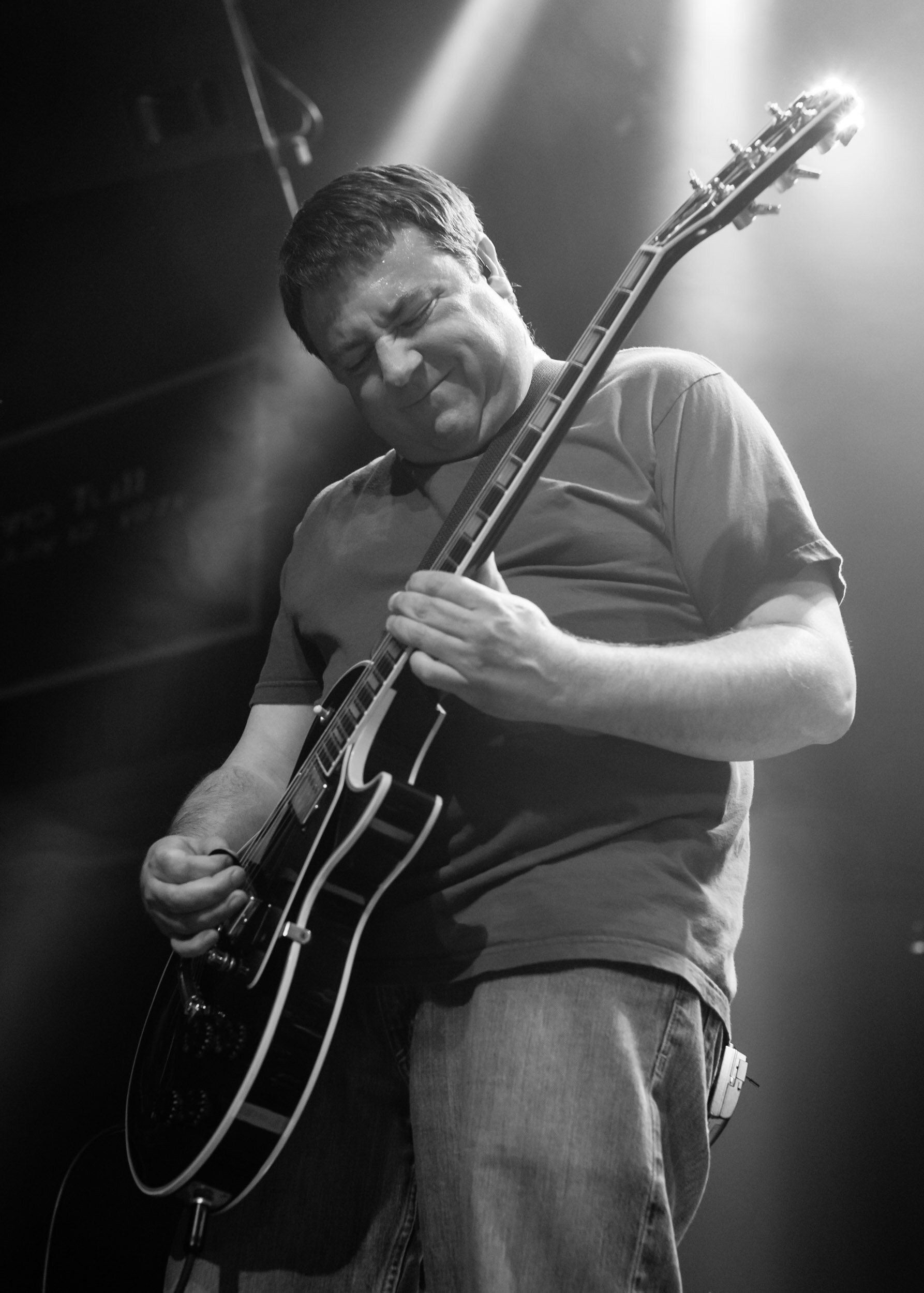 concert-photography-guitarist-spotlight.jpg