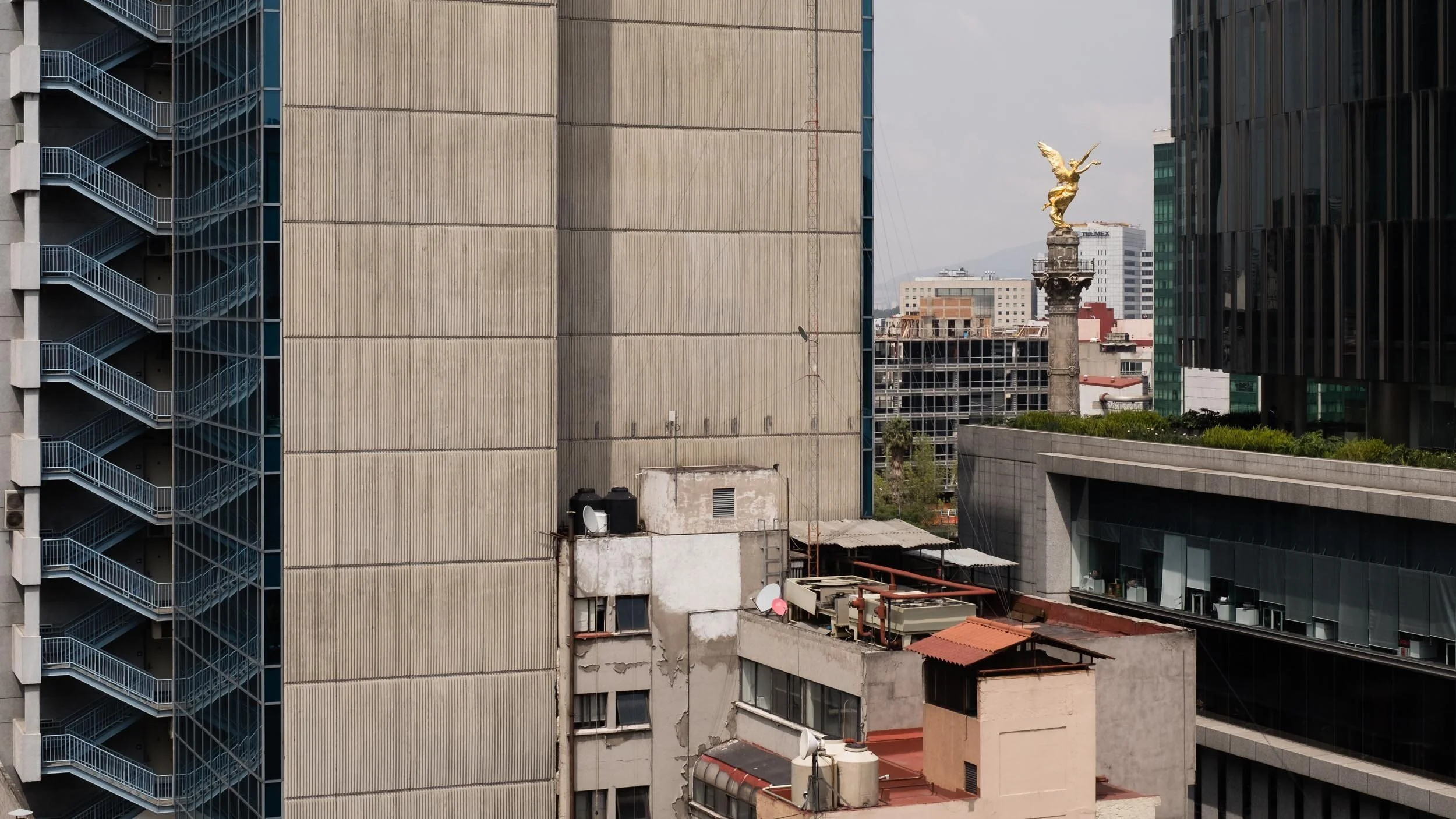 angel-of-independence-mexico-city-skyline.jpg