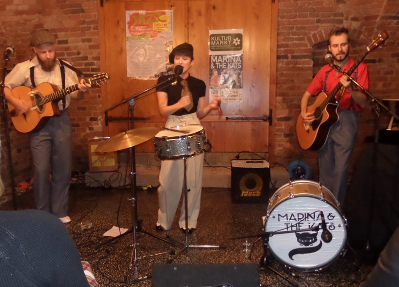 MARINA AND THE CATS - 28.10.2015