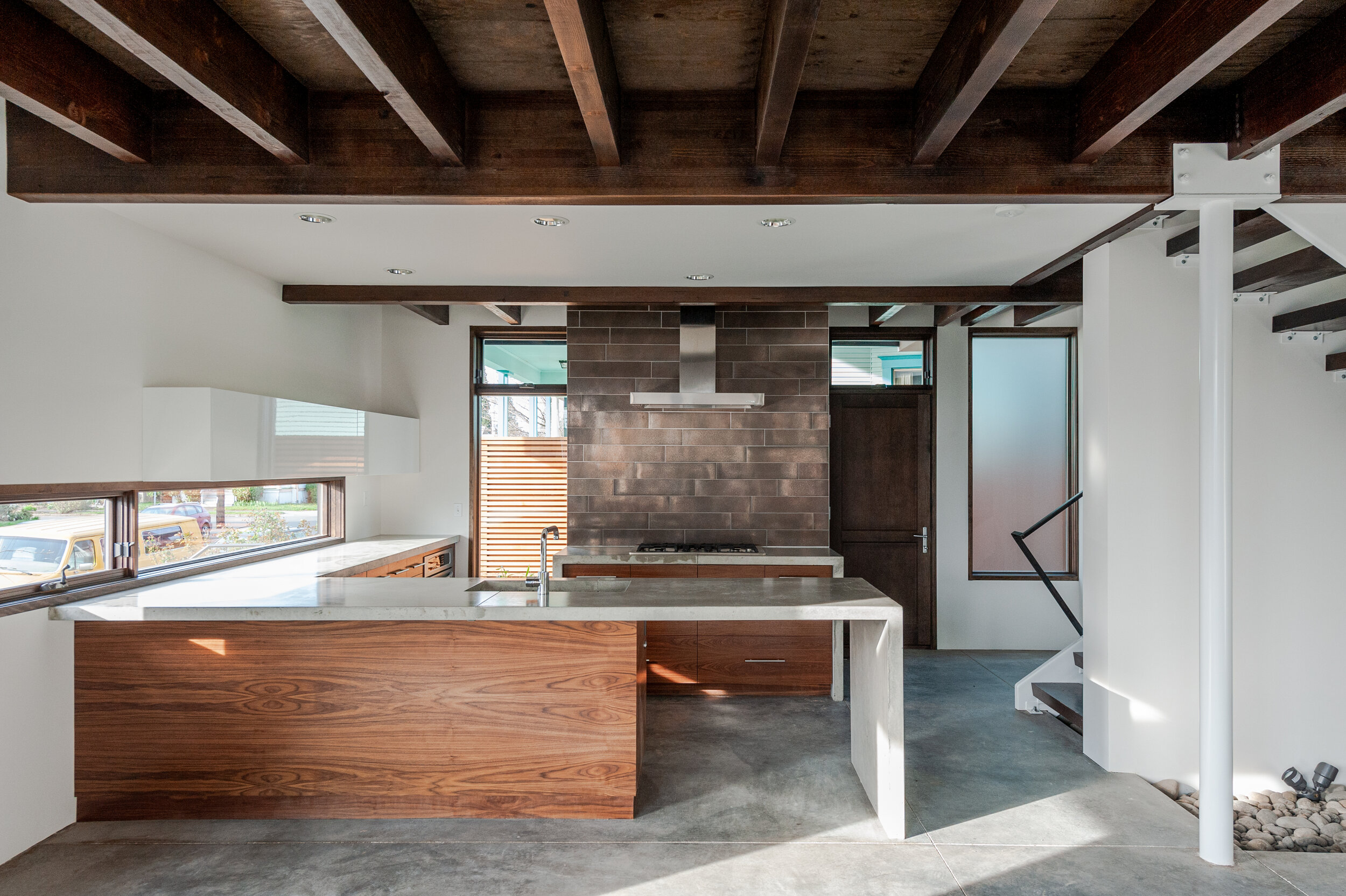 William / Kaven Architecture’s North House (kitchen view).