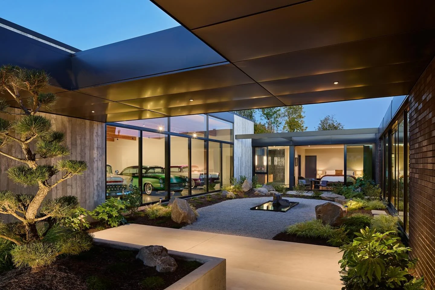 We&rsquo;re thrilled to share that El Capitola has been recognized with a 2025 American Architecture Award by @thechicagoathenaeummuseum and @theeuropeancentreathens 

Designed for a collector of restored midcentury cars, El Capitola is an homage to 