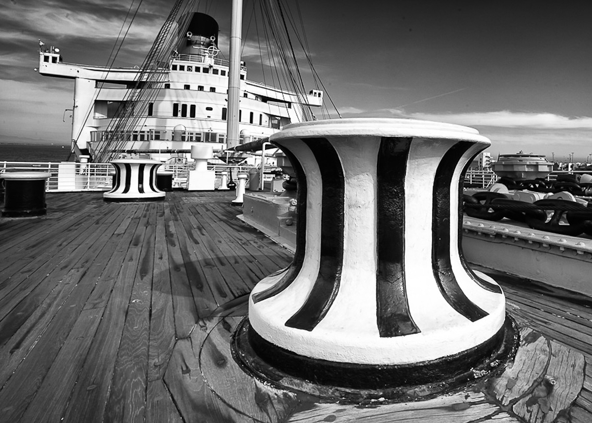 qe2_windlass.jpg