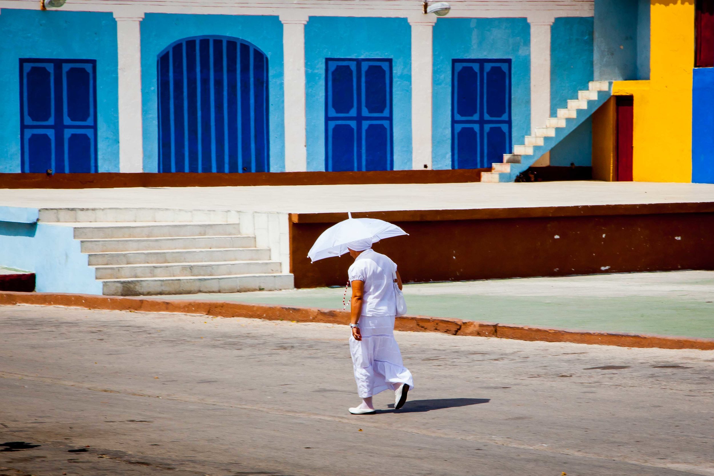 lady in white