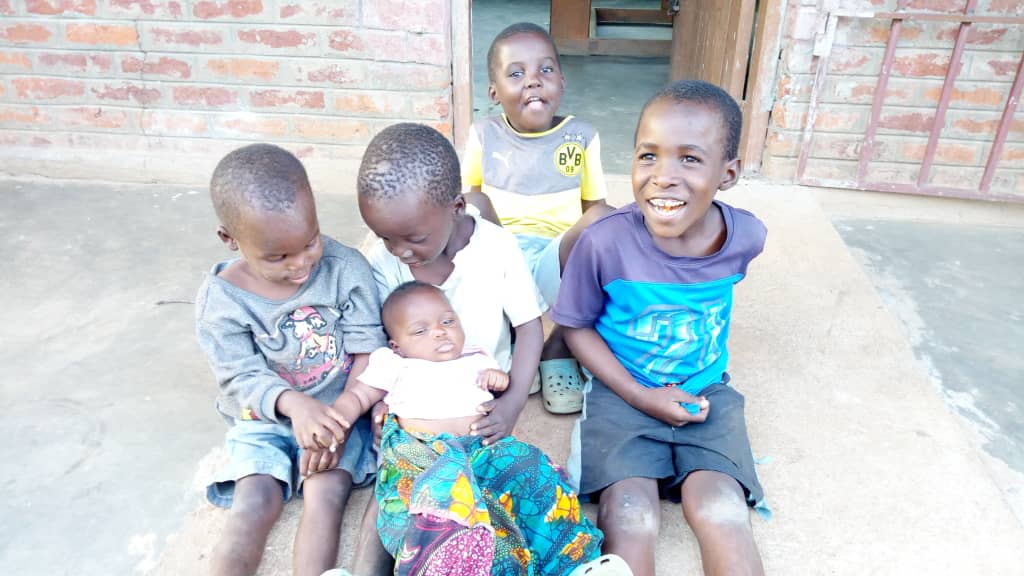Eliya, Matthews, Glory, Chisomo, Jachai (in the back)