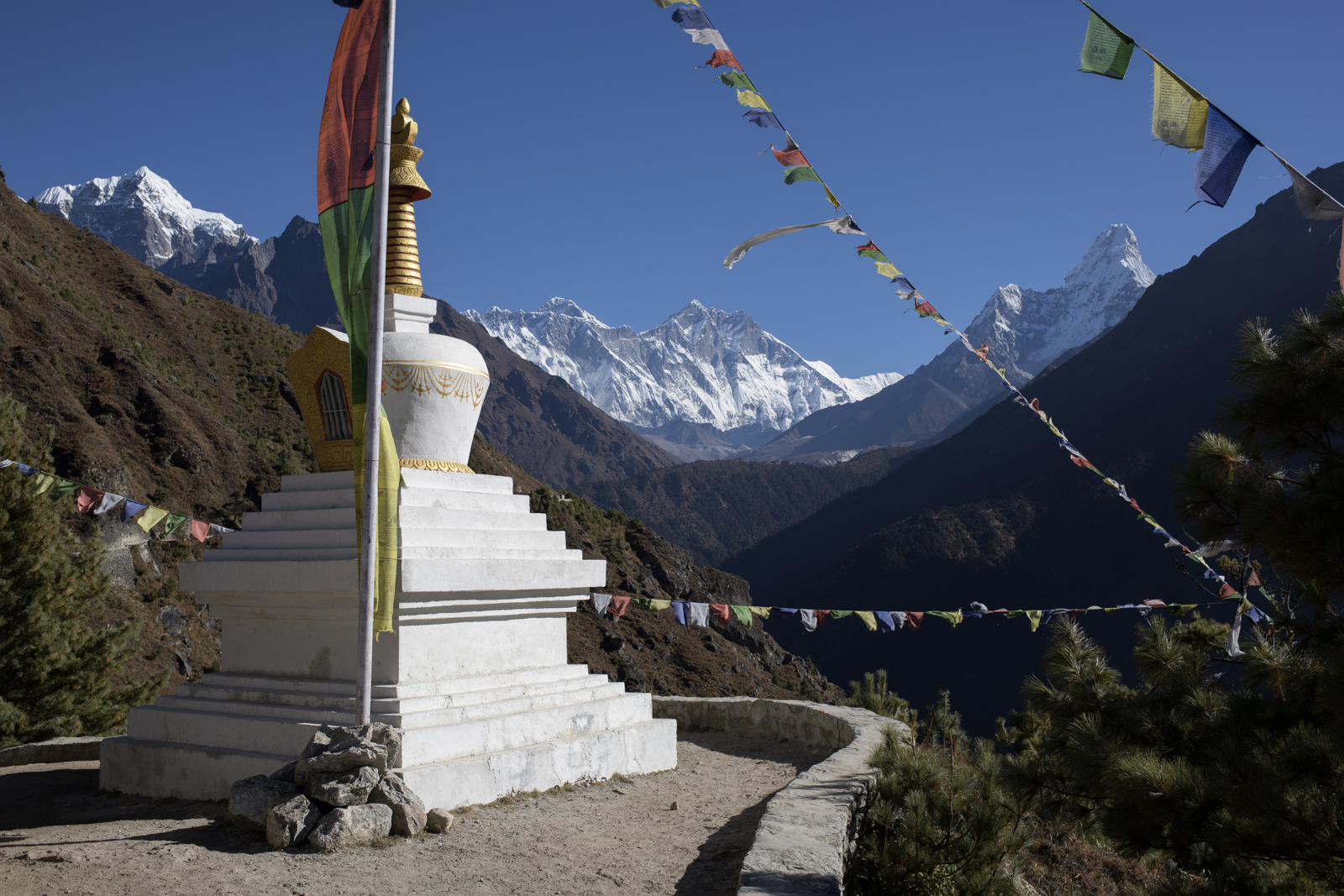 Left to Right: Taboche 6,495 m / 21,309 ft, Nuptse 7,861 m / 25,791 ft, Everest 8,848m / 29,029 ft, Lhotse 8,516 m / 27,940 ft, Shartse 7,457 m / 24,465 ft Ama Dablam 6,856 m / 22,493 ft. (Elevation credit: PeakFinder) 