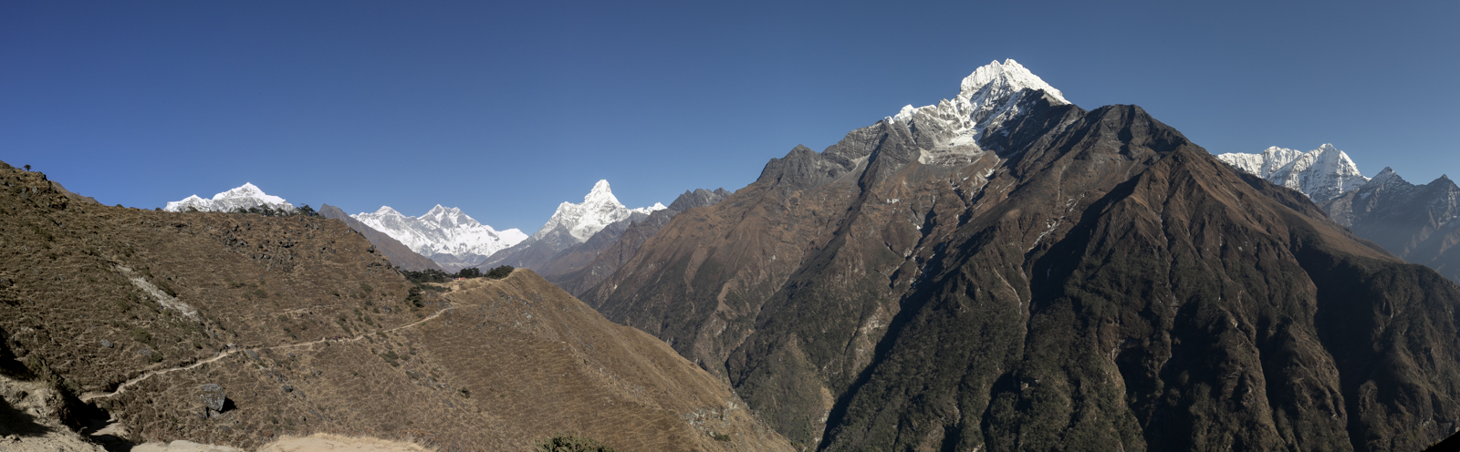Taboche 6,495 m / 21,309 ft, Mount Everest 8,848 m / 29,029 ft, Lhotse Shar 8,382 m / 27,500 ft, Shartse 7,457 m / 24,465 ft, Ama Dablam 6,856 m / 22,493 ft, Thamserku 6,623 m / 21,729 ft, Kusum Kangguru 6,367 / 20,889 ft. (PeakFinder) 