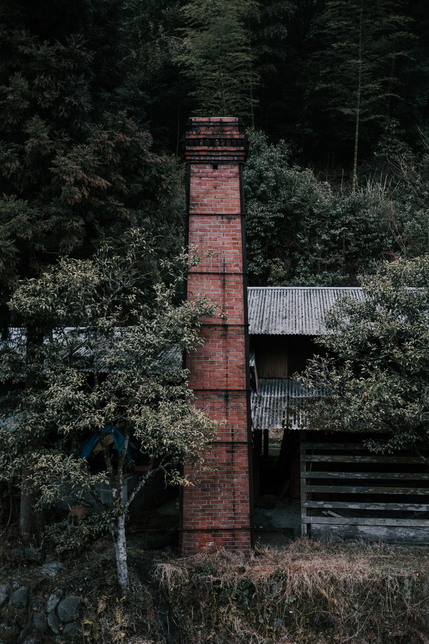  A chimney in Ontayaki village.&nbsp; 